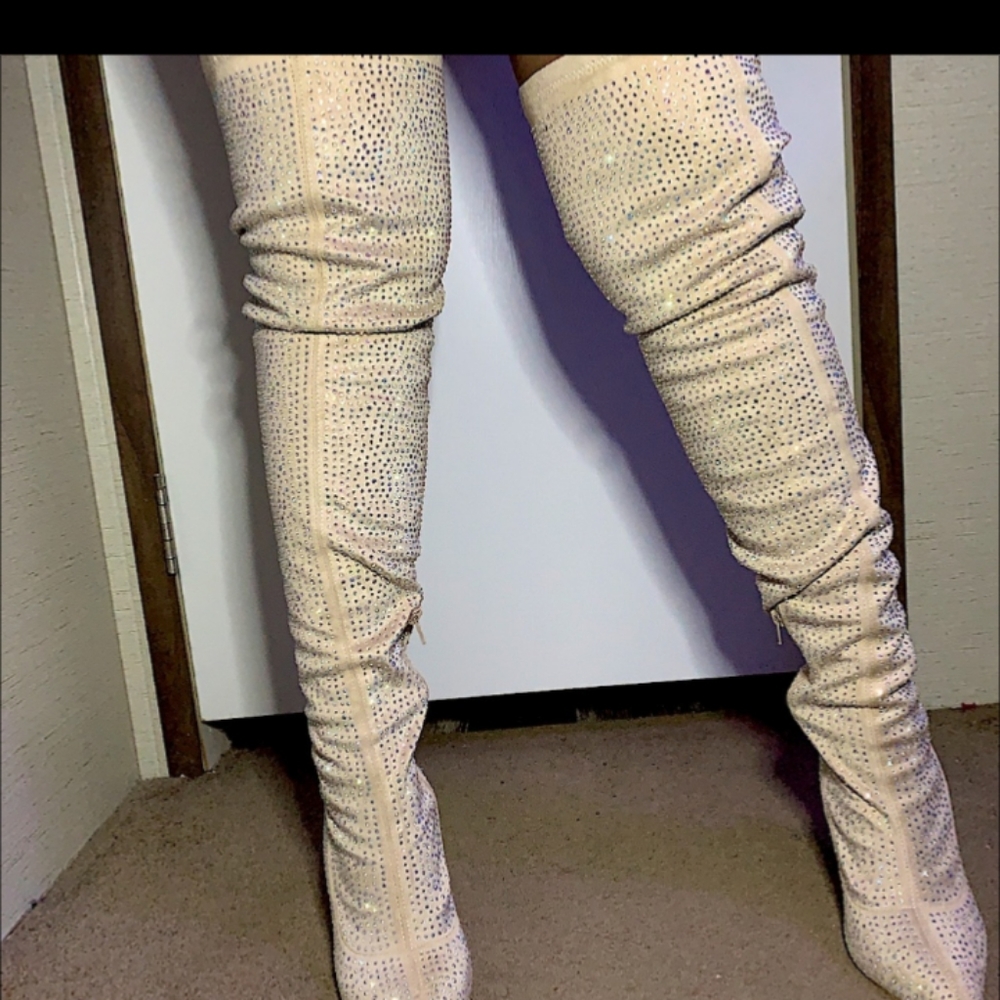 NWOT CREAM AND SPARKLES THIGH HI BOOTS